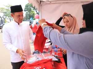 Pesta Rakyat Bojong Koneng, Bupati Bogor Bagikan Hadiah Umrah-Motor