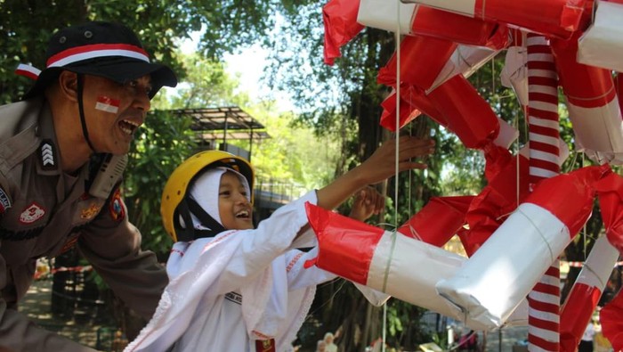 Pengunjung padati KBS di HUT ke-80 RI dan berpartisipasi dalam berbagai lomba dan outbond.