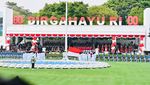 Potret Prabowo Cium Bendera Merah Putih Sebelum Dikibarkan Paskibraka