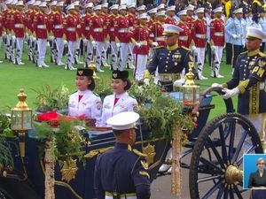 Video: Momen Khidmat Penurunan Bendera Merah Putih di Istana