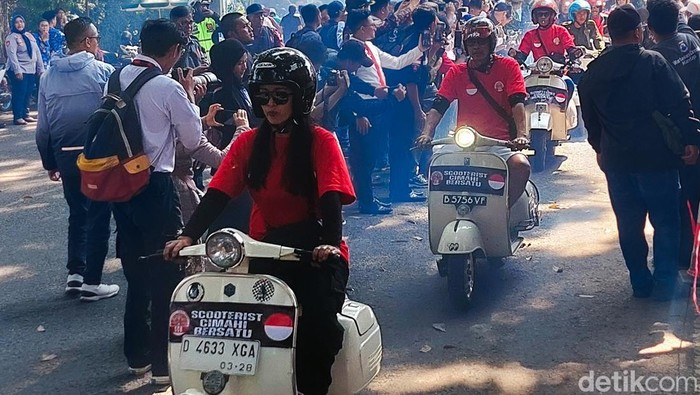 scooterist Cimahi kirab merah putih peringati HUT ke-80 RI