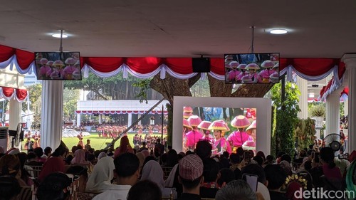 Sebanyak 218 penari asal  NTB tampil memukau saat peringatan HUT ke-80 RI di Istana Merdeka, Jakarta. (Foto: Ahmad Viqi/detikBali)