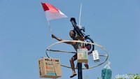 Hadiah yang disediakan antara lain peralatan rumah tangga, sepeda, hingga perlengkapan elektronik.