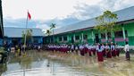HUT RI di Malinau: Semangat Siswa SD Tak Surut Walau Banjir Belum Surut