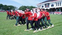 Suasana lomba kaum ibu di lapangan Kodam I Bukit Barisan. (Foto: Dok Kodam I Bukit Barisan).