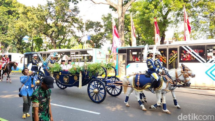 Tentang Kereta Kencana Garuda Prabayaksa yang membawa kirab bendera merah putih. (Adrial/detikcom).