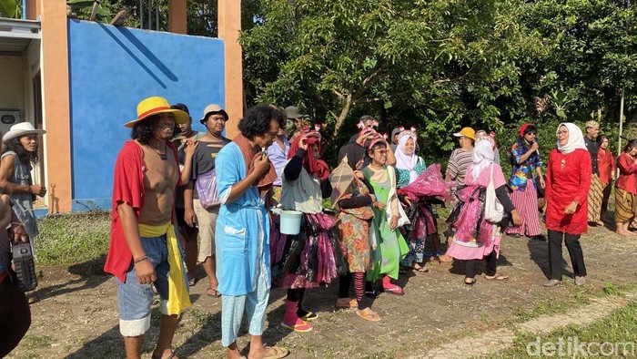 Suasana Upacara Hari Kemerdekaan di Lapangan Desa Kandri, Kecamatan Gunungpati, Kota Semarang, Minggu (17/8/2025).