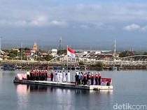Upacara HUT RI di Banyuwangi Digelar di Dermaga Ponton Tengah Laut