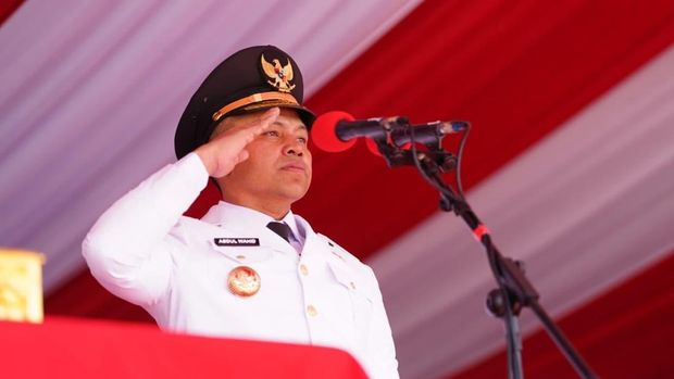 Upacara peringatah HUT ke-80 RI di kantor Gubernur Riau, Minggu (17/8/2025).