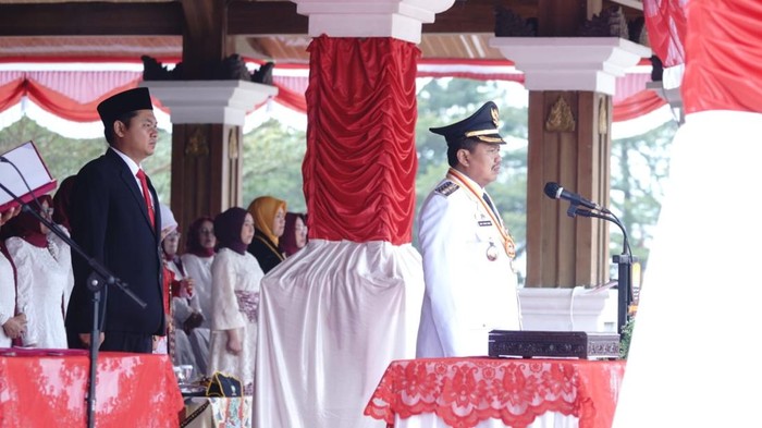 Upacara peringatan HUT Ke-80 RI di Kabupaten Sumedang, Minggu (17/8/2025).