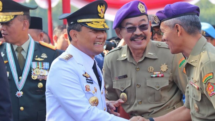 Gubernur Jateng Ahmad Luthfi, dan Wagub Taj Yasin  saat menghadiri upacara peringatan HUT ke-80 RI di Lapangan Pancasila, Simpang Lima, Kota Semarang, Minggu (17/8/2025).