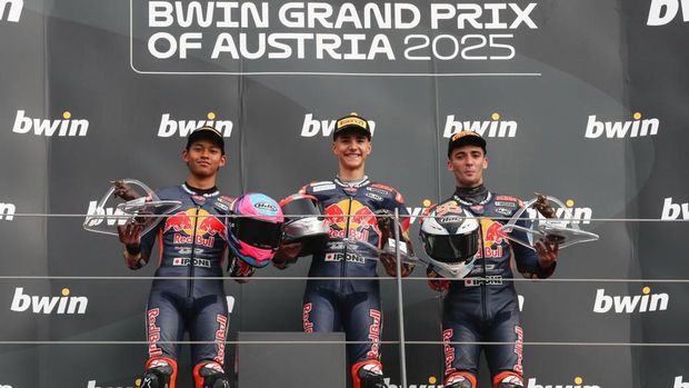 Veda Ega Pratama naik podium pada balapan Red Bull Rookies Cup 2025 di Red Bull Ring, Austria, 16-17 Agustus 2025.