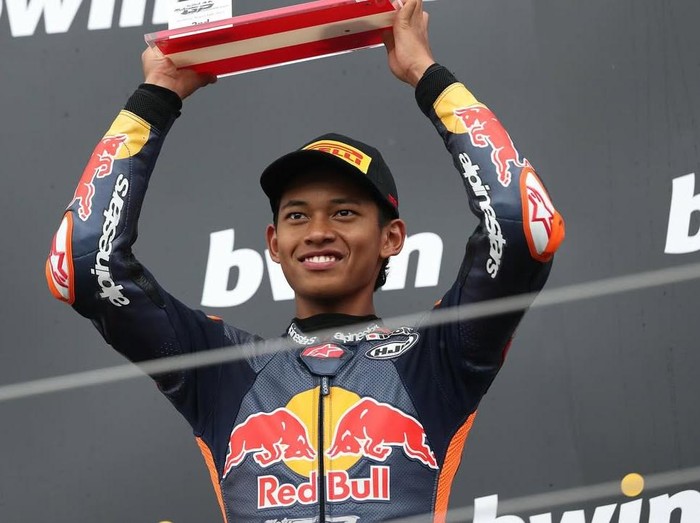 Veda Ega Pratama berhasil meraih juara kedua di Race 1 Red Bull Rookies Cup 2025 seri Spielberg Veda Ega Pratama berhasil meraih juara kedua di Race 1 Red Bull Rookies Cup 2025 seri Spielberg
