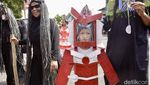 Warga Manggarai Meriahkan HUT ke-80 RI dengan Lomba dan Pawai