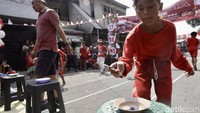 Anak-anak tampak sangat antusias mengikuti perlombaan yang digelar di lingkungan RT.