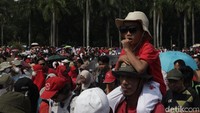Monas sudah terpantau ramai sejak pukul 08.00 WIB. 