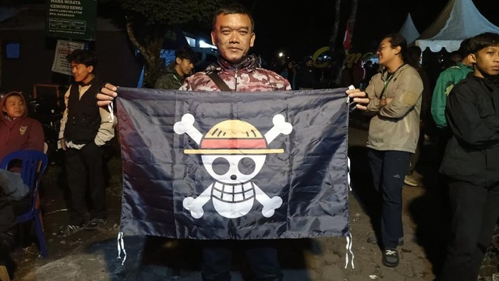 2 Bendera One Piece Diamankan Petugas dari Pendaki Gunung Lawu