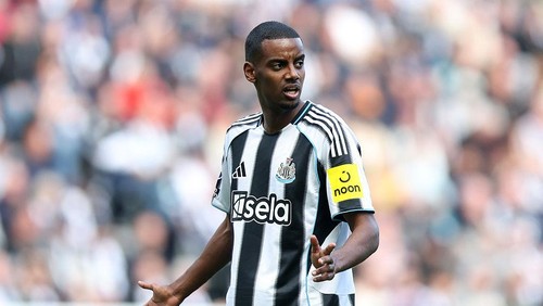 NEWCASTLE UPON TYNE, ENGLAND - MAY 25: Alexander Isak of Newcastle United reacts during the Premier League match between Newcastle United FC and Everton FC at St James Park on May 25, 2025 in Newcastle upon Tyne, England. (Photo by George Wood/Getty Images)