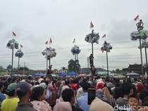Puluhan Mobil Hias-Lomba Panjat Pinang Meriahkan HUT RI di Lubuklinggau