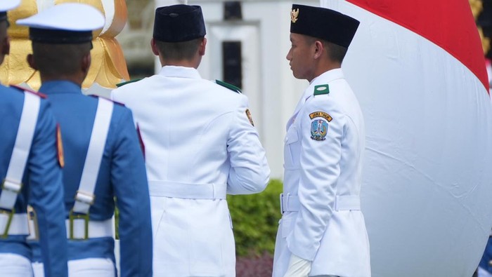 Arka sebagai Komandan Kelompok (Danpok) 8 Paskibraka tingkat nasional di Istana Merdeka, Jakarta, Minggu (17/8)
