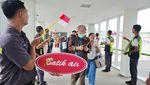Potret Kru dan Penumpang Batik Air Rayakan HUT RI ke-80 di Udara