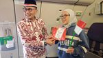 Potret Kru dan Penumpang Batik Air Rayakan HUT RI ke-80 di Udara