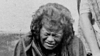 Cut Nyak Dien adalah pahlawan nasional wanita muslim yang berasal dari Aceh. Cut Nyak Dien perang melawan penjajah saat Belanda menyerang Aceh dengan membakar Masjid Raya Baiturrahman pada 1873. (Foto: Wikipedia)