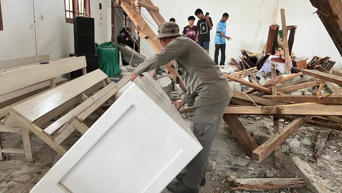 Dampak kerusakan akibat gempa di Gereja Elim, Desa Masani, Kecamatan Poso Pesisir.