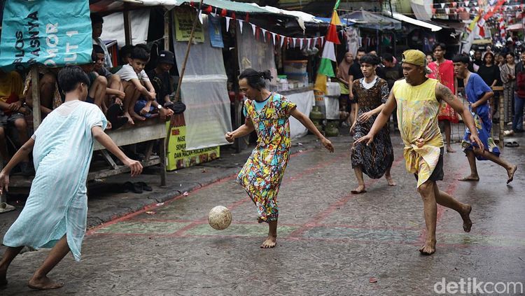 Dari Sepakbola Daster hingga Tantangan Kreatif, Warga Meriahkan HUT RI ke-80