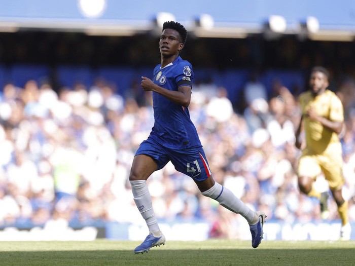 Soccer Football - Premier League - Chelsea v Crystal Palace - Stamford Bridge, London, Britain - August 17, 2025 Chelsea's Estevao Action Images via Reuters/Andrew Couldridge EDITORIAL USE ONLY. NO USE WITH UNAUTHORIZED AUDIO, VIDEO, DATA, FIXTURE LISTS, CLUB/LEAGUE LOGOS OR 'LIVE' SERVICES. ONLINE IN-MATCH USE LIMITED TO 120 IMAGES, NO VIDEO EMULATION. NO USE IN BETTING, GAMES OR SINGLE CLUB/LEAGUE/PLAYER PUBLICATIONS. PLEASE CONTACT YOUR ACCOUNT REPRESENTATIVE FOR FURTHER DETAILS..