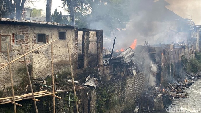 Kebakaran di Jalan Cilentah Bandung