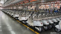Pabrik yang berlokasi di Jinzhai ini mampu menghasilkan 15.000 unit per hari, dengan kapasitas produksi bulanan rata-rata 500.000 sepeda motor listrik, dan kapasitas produksi tahunan maksimum 5 juta unit. Foto: Ridwan Arifin