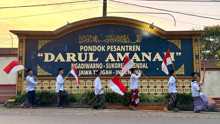 Pawai 17-an Santri