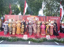 HUT ke-64, Bank Jatim Tampilkan Defile dan Gaungkan Semangat Kebersamaan