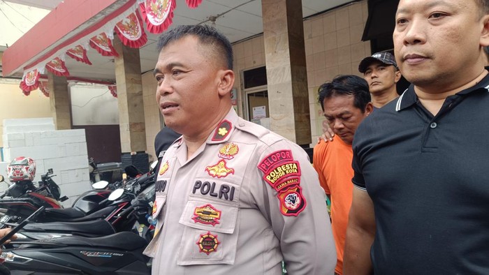 Polisi berhasil menangkap pelaku yang hendak mencopet pasangan suami istri saat sedang berolahraga di kawasan Lapangan Sempur, Kota Bogor.