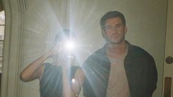 Potret Gabriella Brooks yang Digosipkan Tunangan dengan Liam Hemsworth