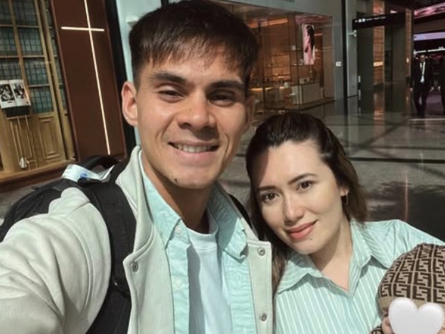 Public Figure Bahagia Jadi Kakek-Nenek di 2025