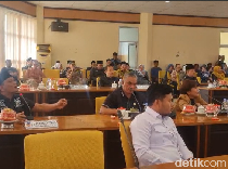18 Anggota DPRD Bone Mangkir Paripurna RPJMD, Legislator PDIP Sindir PBB Naik