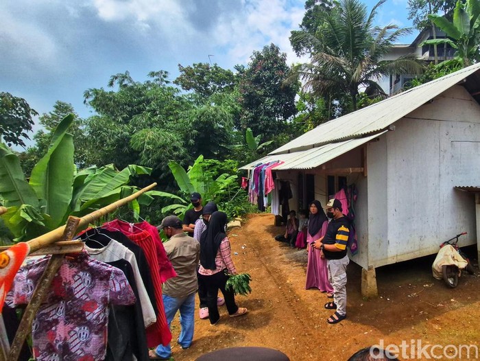 Rumah Raya di Kampung Padangenyang, Desa Cianaga, Kecamatan Kabandungan