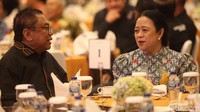 Ketua DPR RI Puan Maharani berbincang dengan ketua umum partai Hanura di Jakarta, Senin (18/2025).