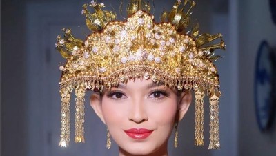 Transformasi Makeup Selvi Ananda di Upacara HUT RI, Lipstik Merah Curi Atensi