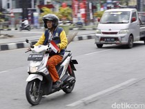 Semarak HUT RI, Kendaraan di Jakarta Kibarkan Bendera Merah Putih