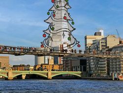 Cara Unik Seniman Padukan Karya Seninya dengan Hal di Sekitar