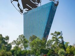 Cara Unik Seniman Padukan Karya Seninya dengan Hal di Sekitar