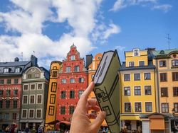 Cara Unik Seniman Padukan Karya Seninya dengan Hal di Sekitar