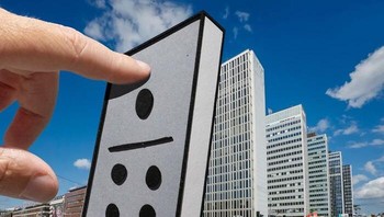 Sejak foto Big Ben tersebut menarik perhatian orang-orang, McCor terus berkarya. Foto: @paperboyo via BoredPanda