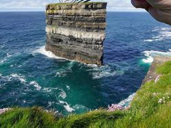 Cara Unik Seniman Padukan Karya Seninya dengan Hal di Sekitar