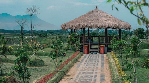 Taman Hutan Raya Jeruk lebih dikenal sebagai Bukit Teletubies