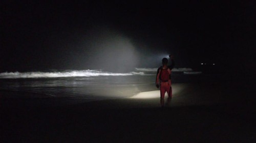 Tim SAR gabungan melakukan pencarian terhadap pria asal NTT yang tenggelam saat mandi di Pantai Berawa, Desa Tibu Beneng, Kuta Utara, Badung, Bali, Senin (18/8/2025). (Dok. Basarnas Denpasar)