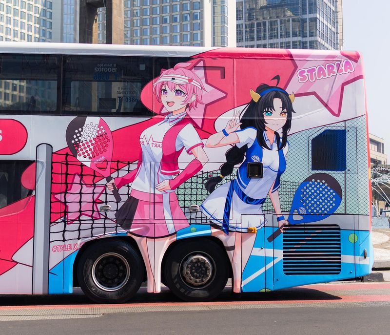 Tujuh bus TransJakarta penuh dengan gambar, dijadikan kampanye 